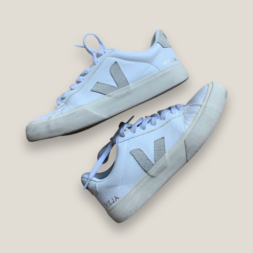 Sale! Veja classic sneakers!